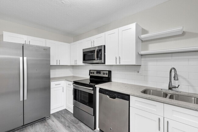 Building Photo - 751 Bellevue Ave