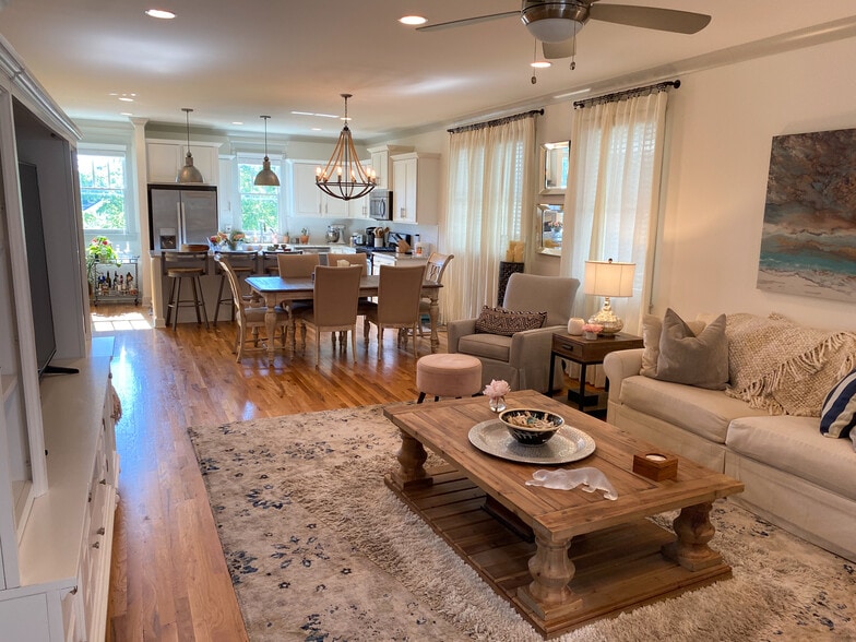 Building Photo - 204 Burns Ave