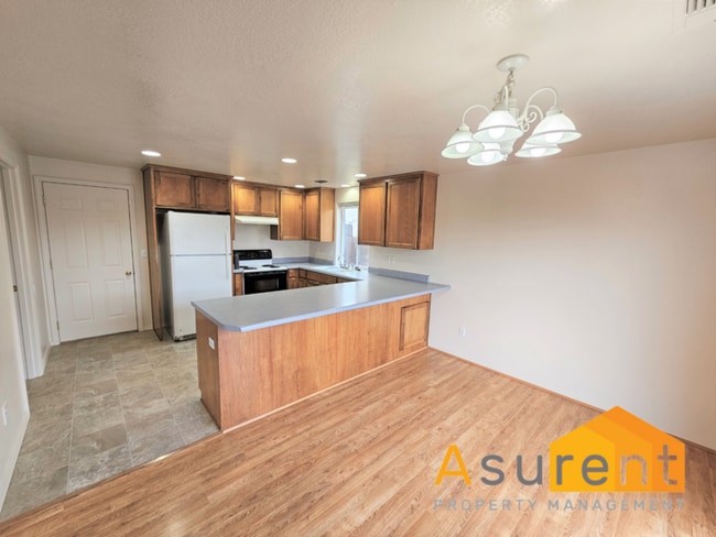 Building Photo - Great Central Point Home Available Soon!
