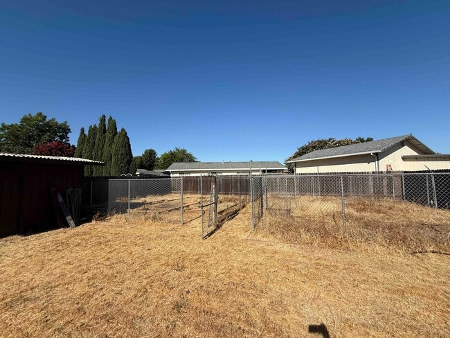 Building Photo - Elk Grove 3 Bed 2 Bath