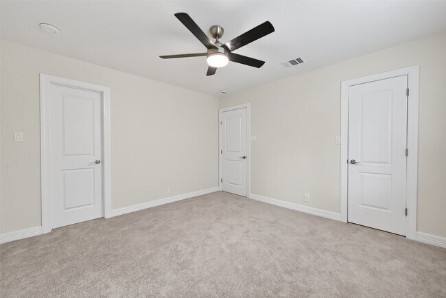 Building Photo - 16115 Little Cypress Ln