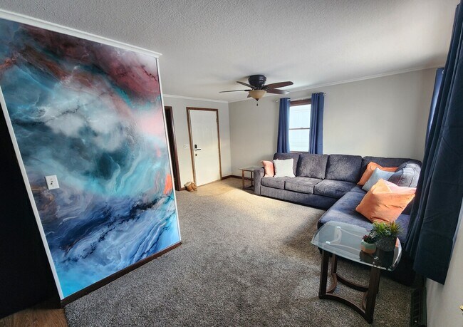Building Photo - Sunrise REI Duplex
