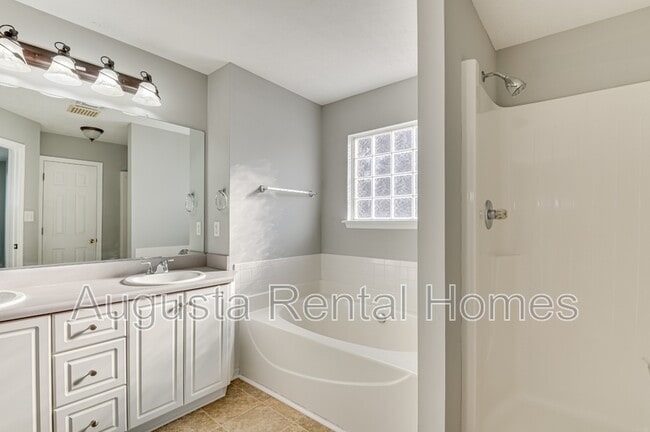 Building Photo - 7635 Pleasantville Way