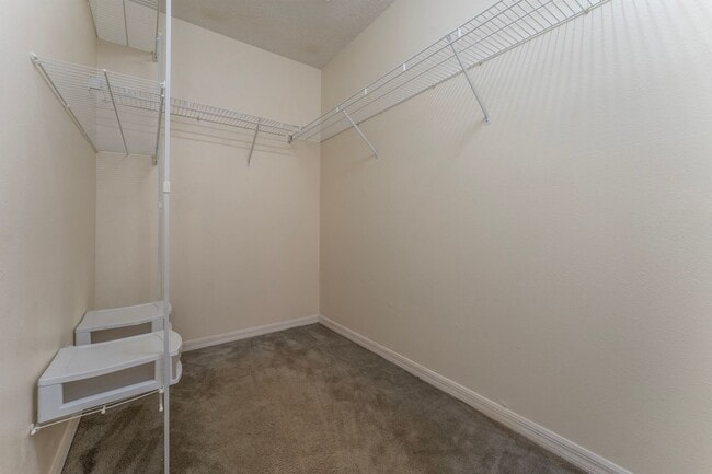 Building Photo - Charming 3-Bedroom, 2-Bath Home with 2-Car Garage and Bonus Room in Poinciana!