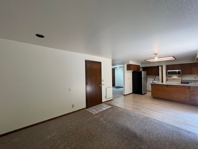 Building Photo - $500.00 Off Move in Costs!