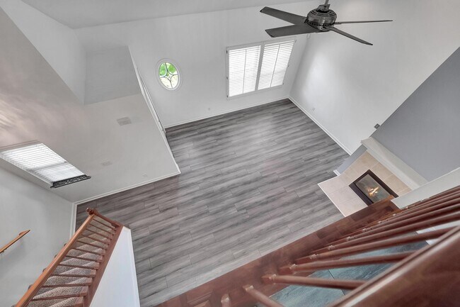 Building Photo - 17034 Farmington Rd