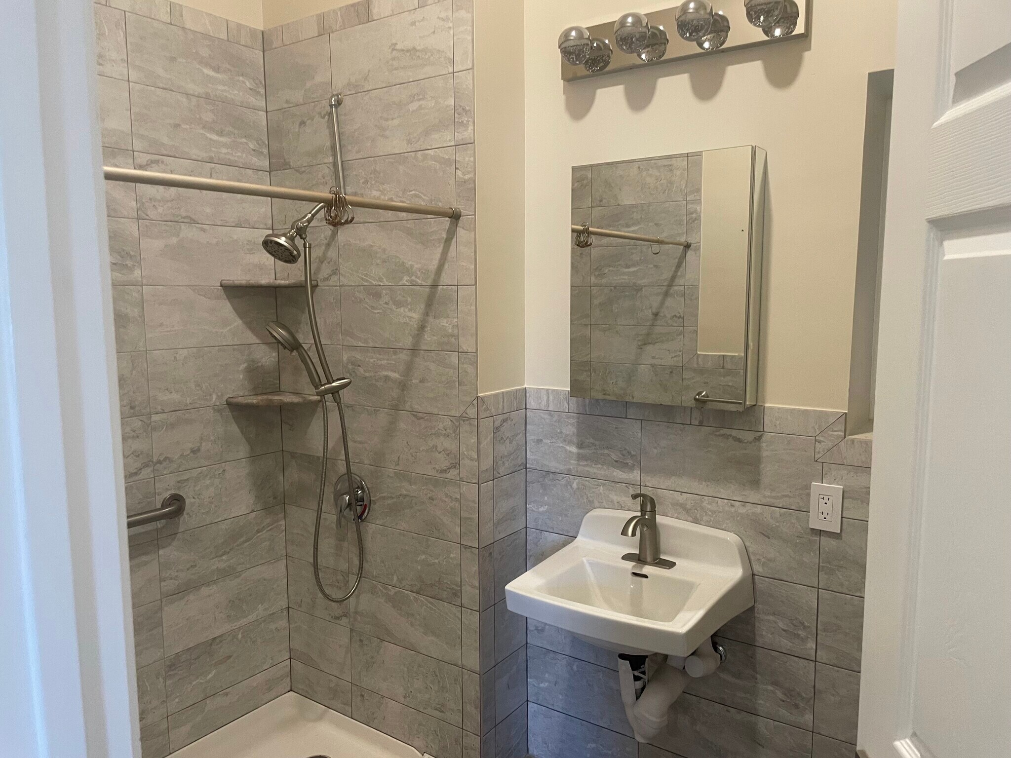 Bathroom - 2074 Morris Ave