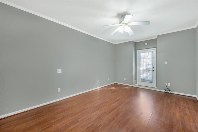 Building Photo - 5711 Sugar Hill Dr