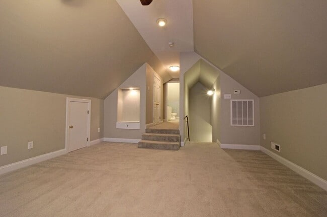 Building Photo - Lane Tree