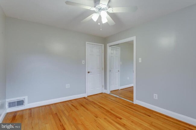 Building Photo - 5834 Pratt St