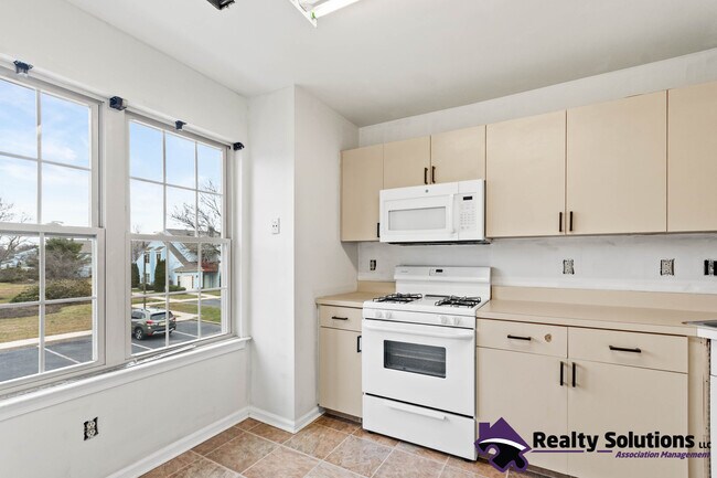 Building Photo - 454 Atlanta Court