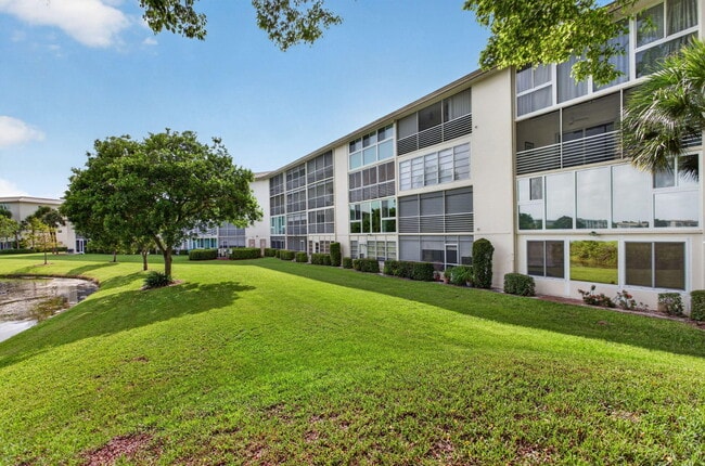 Building Photo - 3205 Portofino Point