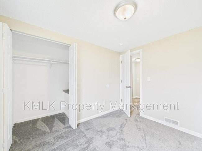 Building Photo - 9042 Maple Grove Rd