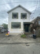 Building Photo - 4 Fuller Ln
