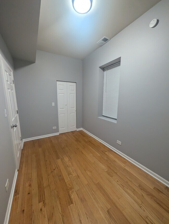 Building Photo - 2531 W Flournoy St