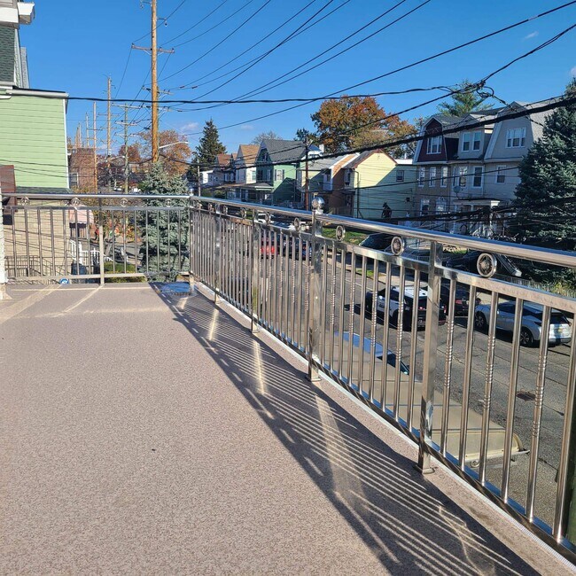 Building Photo - 561 AVENUE E