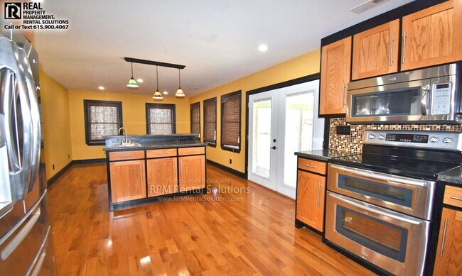 Building Photo - 3BR/2BA one level, carport+detached garage/workshop, washer/dryer included, on 1.6 acres in M'boro!