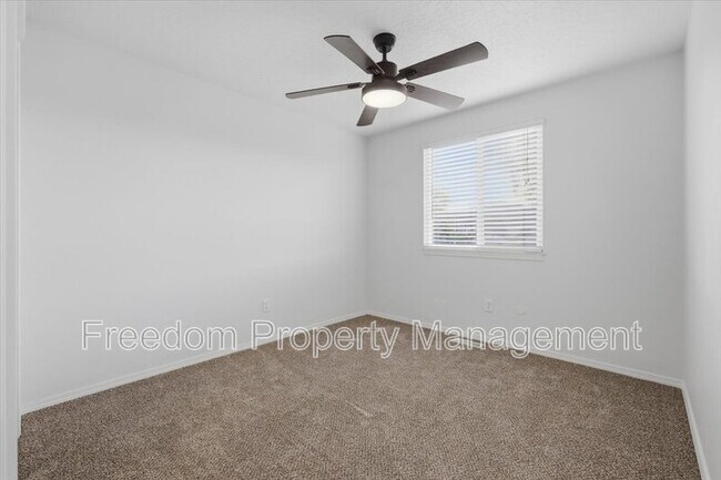Building Photo - 1020 Aspen Grove St