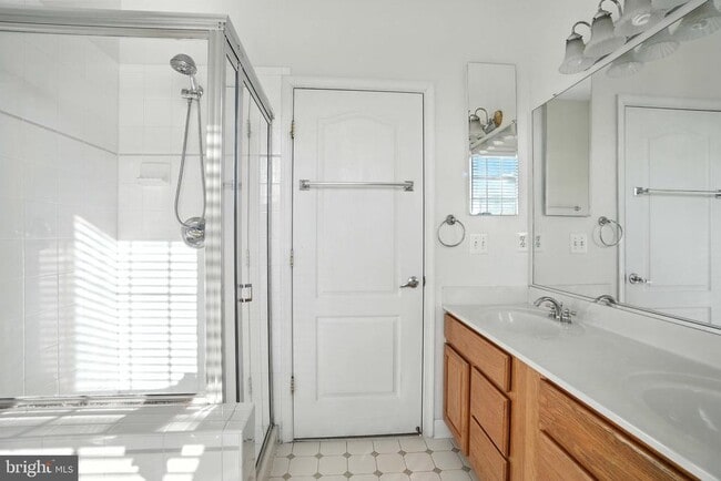 Building Photo - 12180 Abington Hall Pl