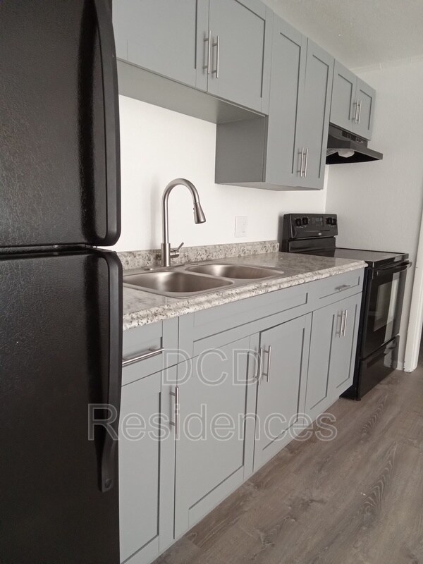Building Photo - 11412 Mussel Dr