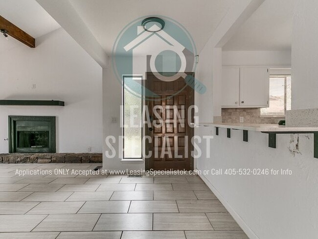 Building Photo - 2 Bed 2 Bath Garden Home in SW OKC's The R...