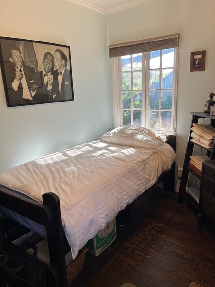 Building Photo - 7221 Earldom Ave