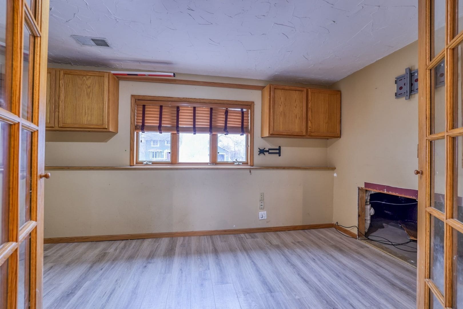 Building Photo - 7123 Yorktown Ln N