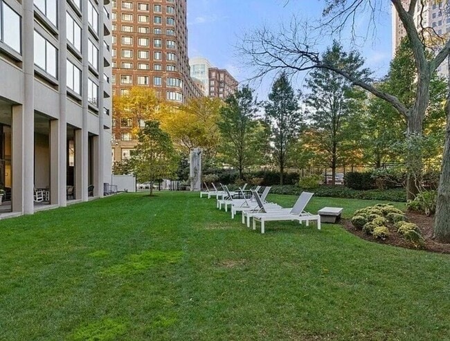 Building Photo - 85 E India Row