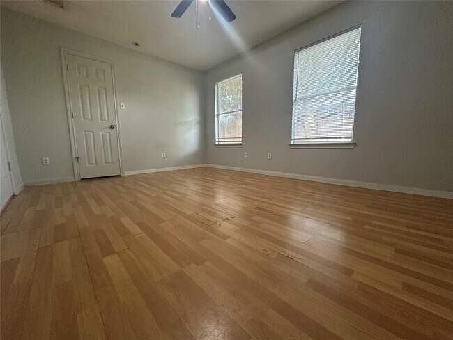 Building Photo - 5434 Cherie Crest Ct