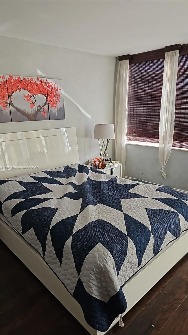 Building Photo - 1750 NE 191st St