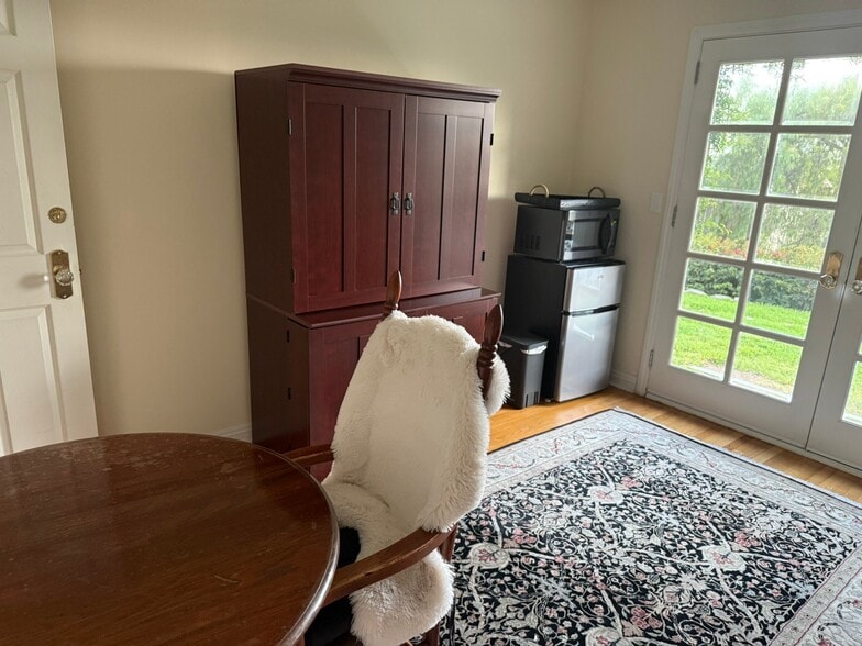 Building Photo - 102 E Buena Vista Ave