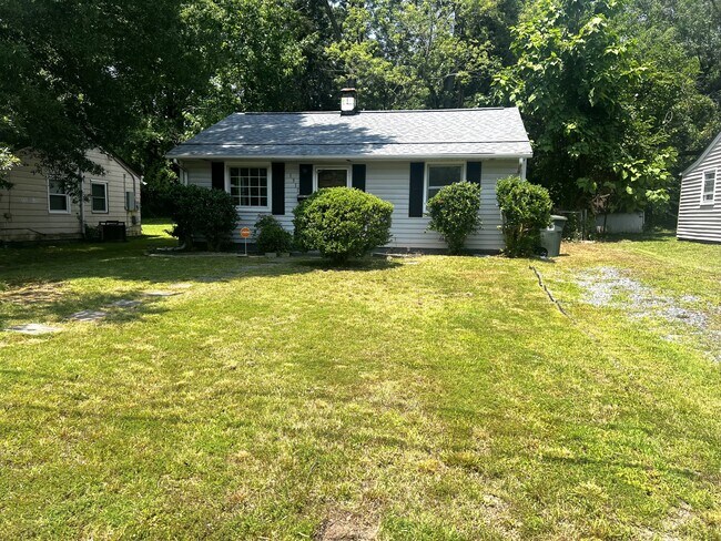 Primary Photo - 1311 Joyce St