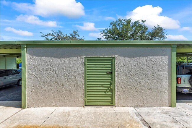 Building Photo - 4114 Pinelake Ln