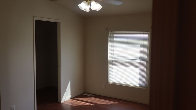 Building Photo - 6206 S Ranch Rd