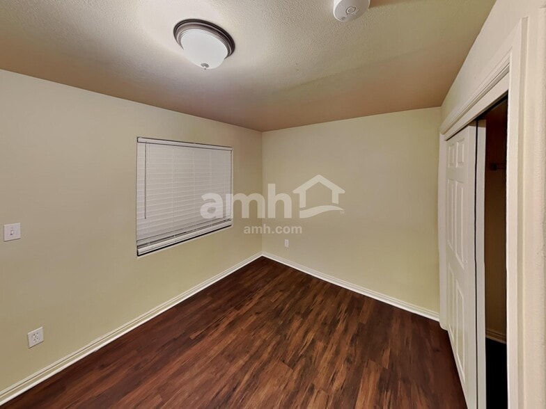 Building Photo - 105 W 1200 S