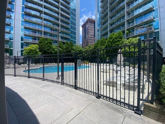 Building Photo - 950 W Peachtree St NW