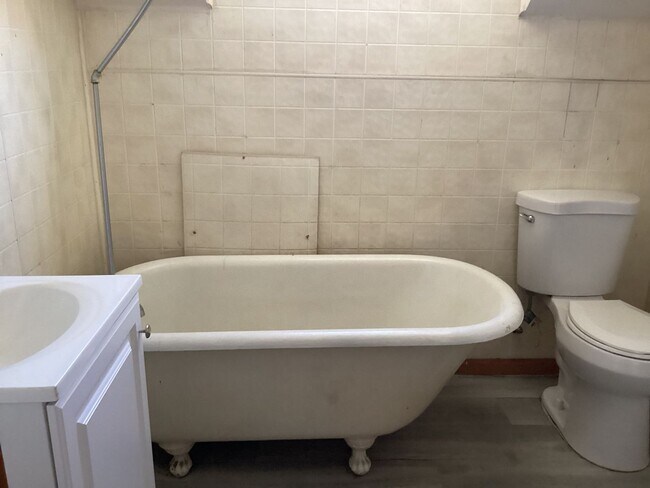 Building Photo - 2737 N 55th St