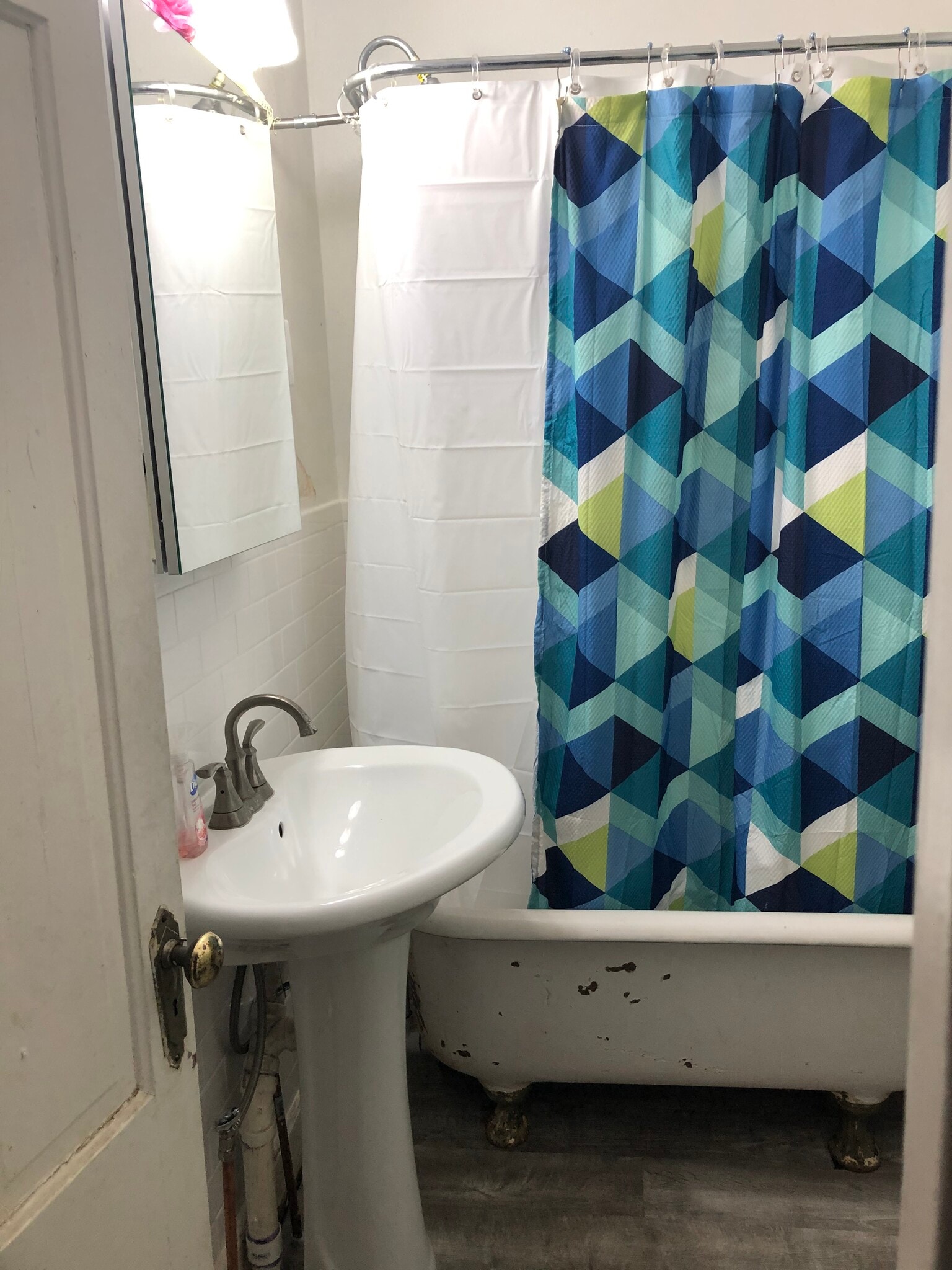 Bathroom - 622 Erie St SE