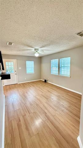 Building Photo - 370 W Park St