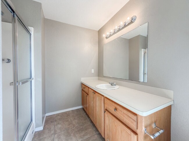 Building Photo - 604 Chateau Dr