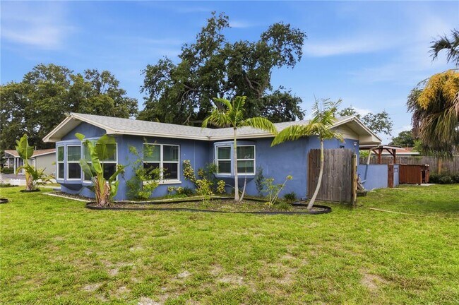 Building Photo - 709 Highland Ave