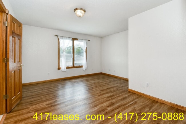 Building Photo - 1257 E Lakewood St