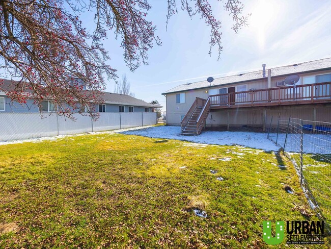 Building Photo - Mission Ave. 15313-15315 E