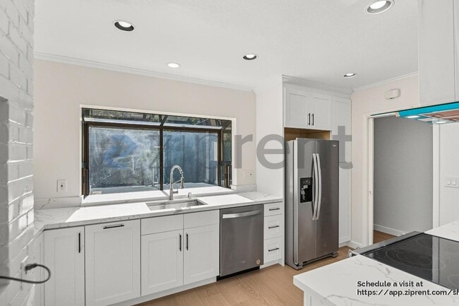 Building Photo - 14927 Jerries Dr