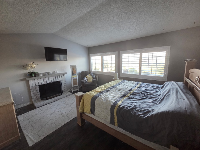 Building Photo - 22 Ridge Crest Cir