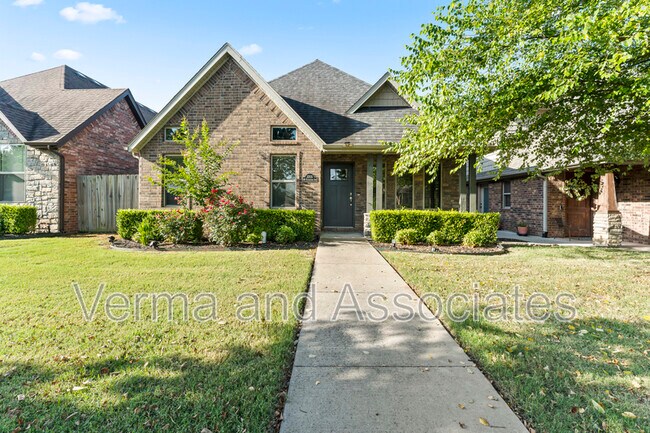 Building Photo - 3205 SW Riverstone Ave