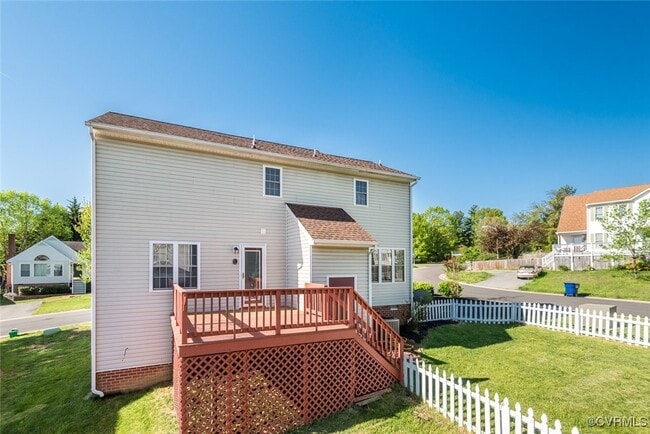 Building Photo - 13812 Sycamore Village Dr