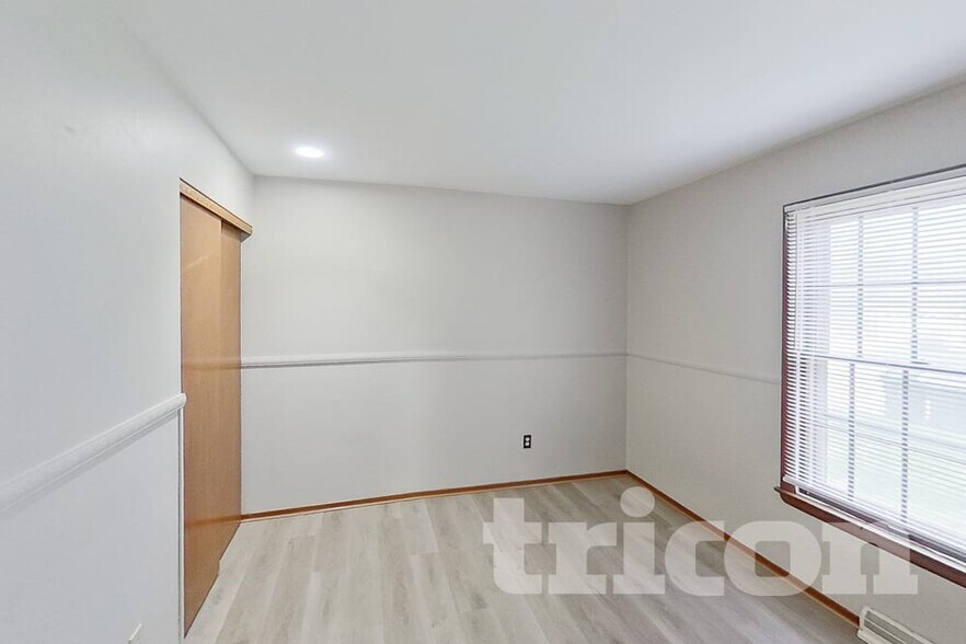 Building Photo - 1546 Grant Dr