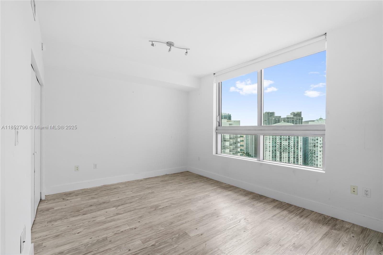 Building Photo - 90 SW 3rd St