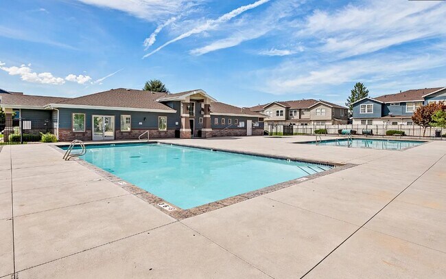 Building Photo - 56 E Resaca Dr